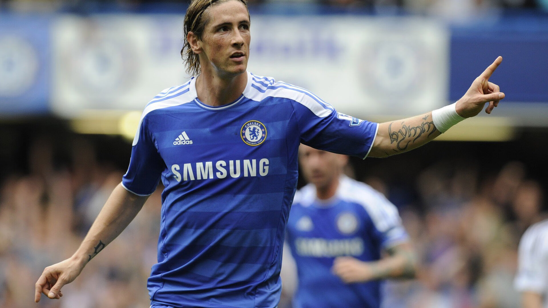 英雄时刻，里昂的绝杀子弹与阿劳霍的钢铁长城，足球世界两种极致的胜利美学